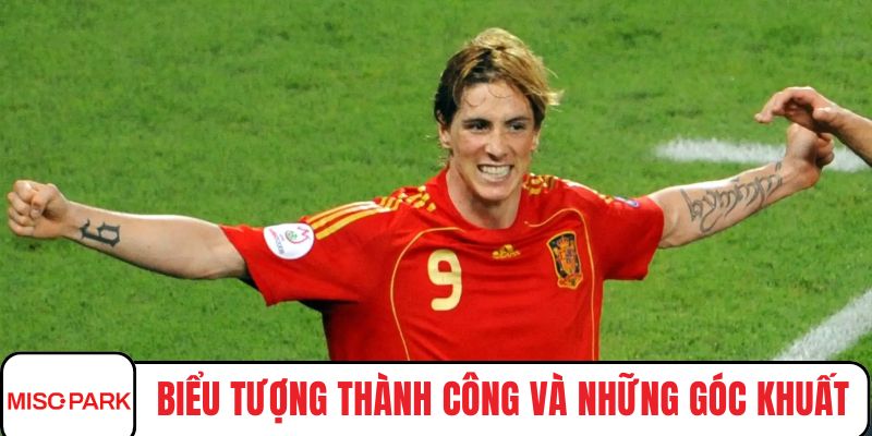 Biểu tượng thành công và những góc khuất